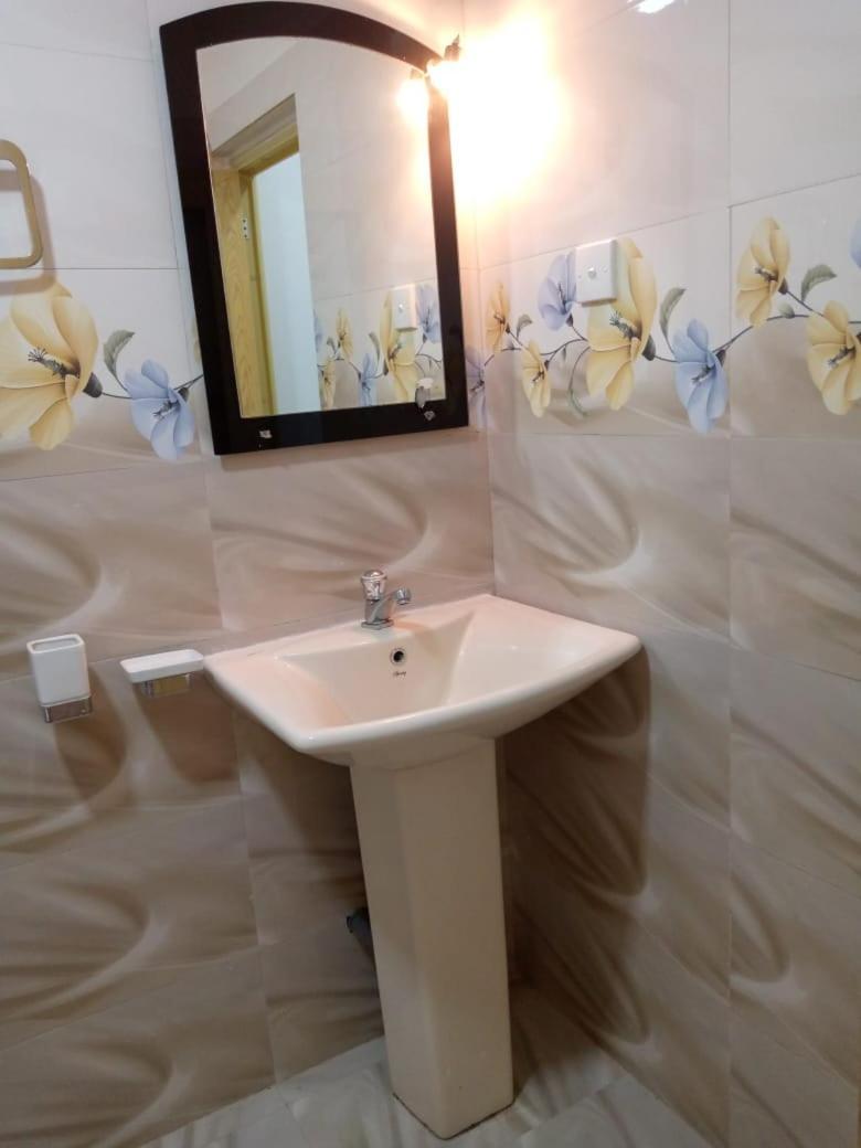 Villa Senan - 2 Apartments - Мірісса Екстер'єр фото